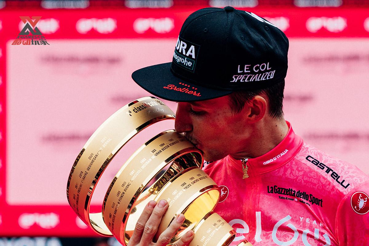 Cyclingimages-Giro2022-stage19-04324.jpg