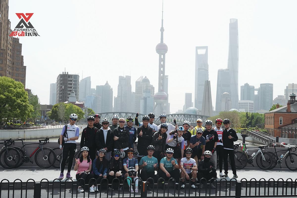 上海骑行活动在著名打卡合影点留念.jpg