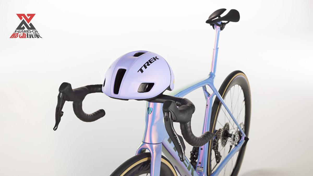 MY25_Madone8_P1_ICON_Tete_De_Course_helmet_0230.jpg